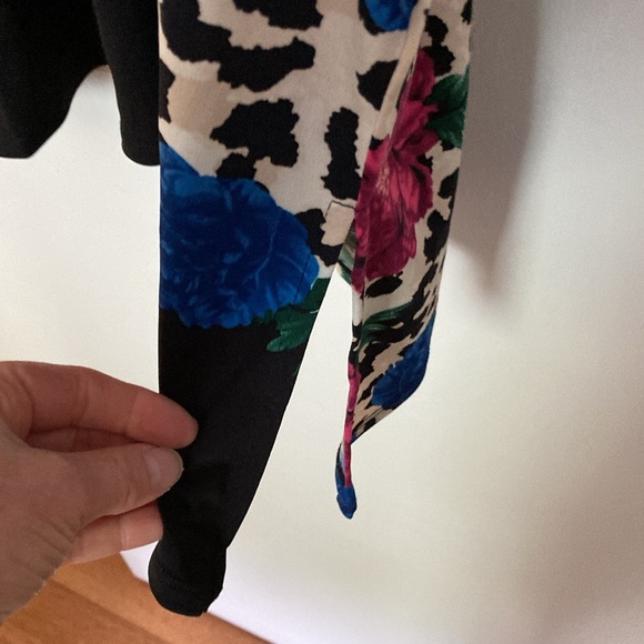 JM Collection, Lux Hues, Floral Top, Size XL - Picture 5 of 10